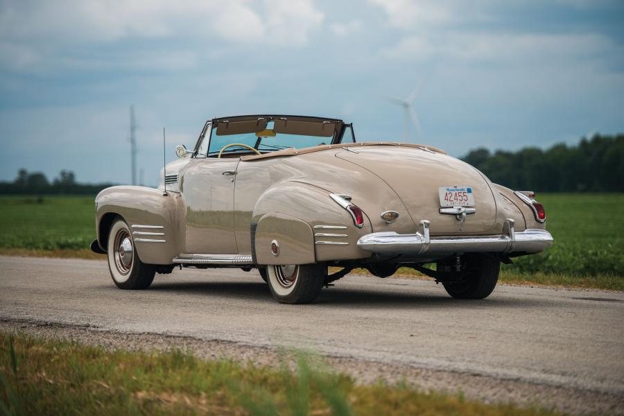  Cadillac Series 62 Convertible Coupe Deluxe (41-6267D) 1941 года  (фото 8 из 44)